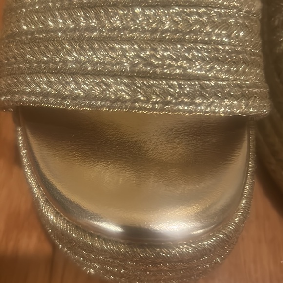 Steve Madden Gold Espadrille Wedge Size 6 - Picture 7 of 7